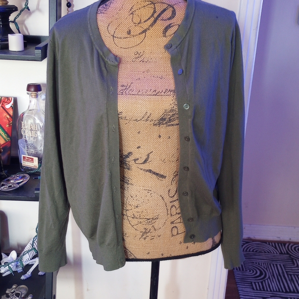 Time and Tru Olive Green Cardigan